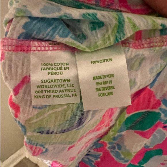 Lilly Pulitzer Etta V-neck Raise the Bar Print T-shirt Top 100% cotton Small - Picture 5 of 5